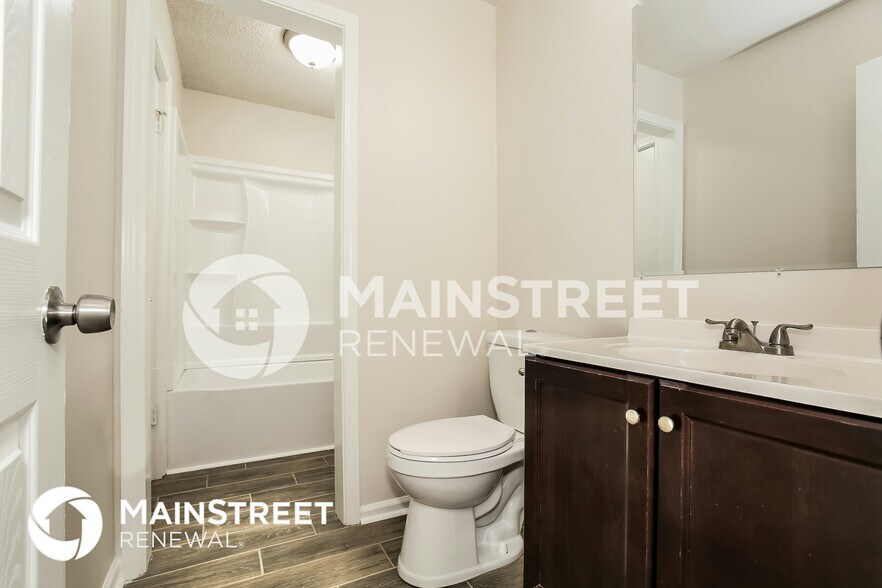 Building Photo - 2 Chaucer Ct