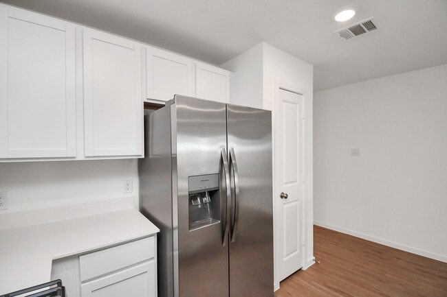 Building Photo - 1611 Windrose Bnd