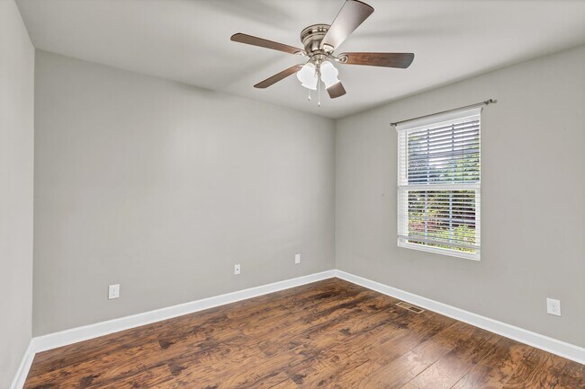 Building Photo - 219 W Watt St