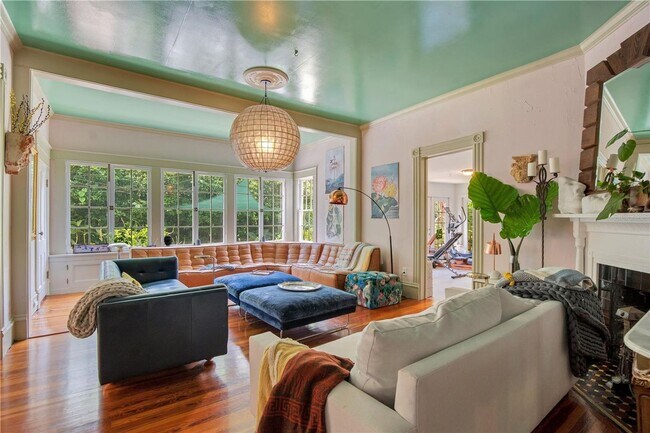 Building Photo - Queen Anne Victorian Estate