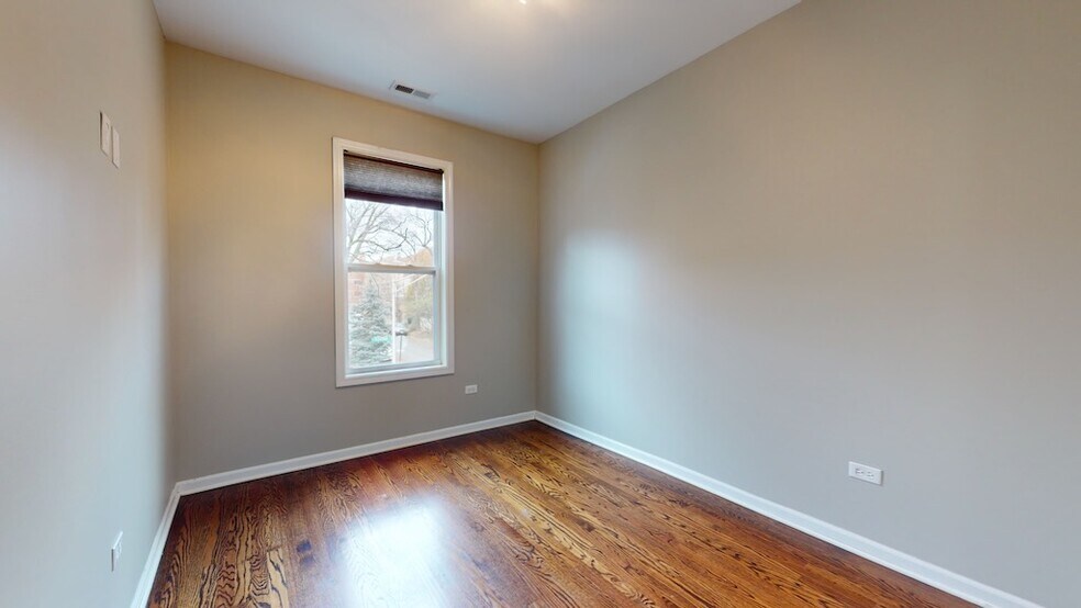 Building Photo - 2101 W Fletcher St