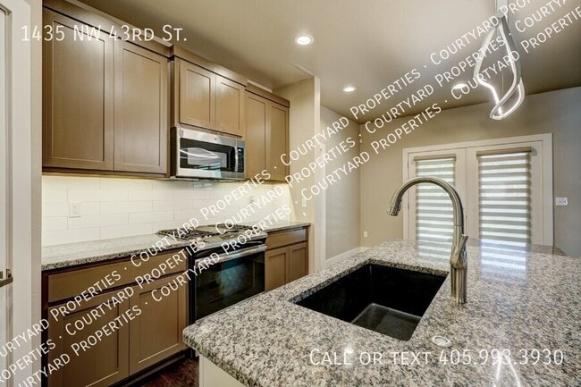 Building Photo - 1435 NW 43rd St