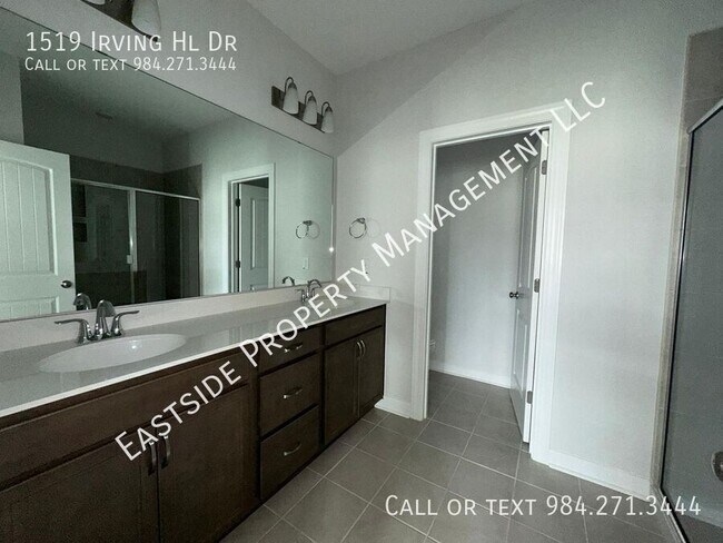 Building Photo - 1519 Irving Hl Dr