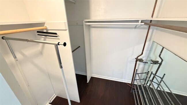 Building Photo - 3040 NE 16th Ave