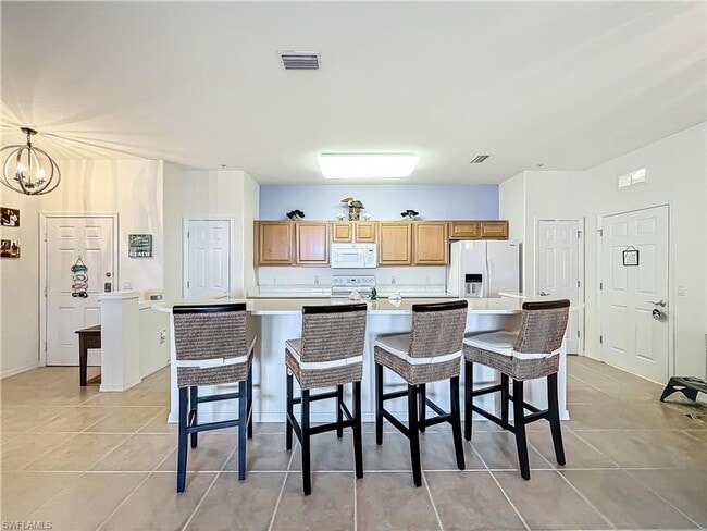 Building Photo - 3 bedroom 2 bathroom Condo in Majestic Pointe
