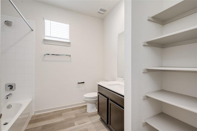 Building Photo - 8004 Linnie Ln