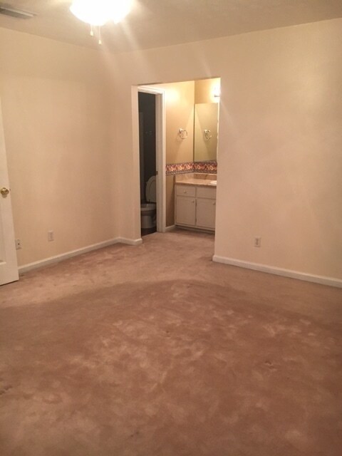 Building Photo - Spacious Home Convenient to Tyndall AFB, Shopping & More!