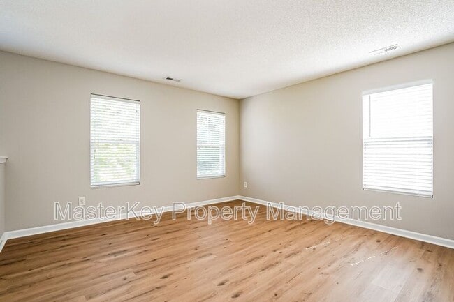 Building Photo - 6852 Harter Ct