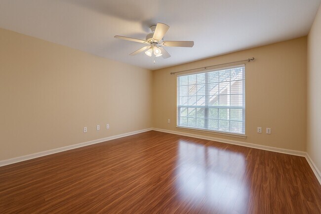 Building Photo - 1311 Antoine Dr