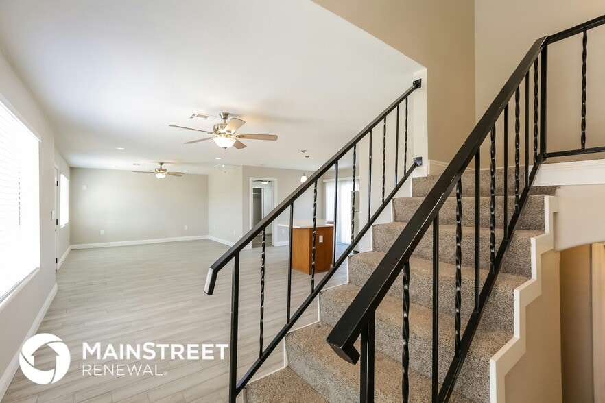 Building Photo - 6237 S 44th St