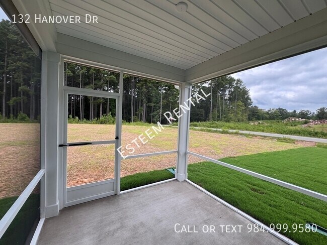 Building Photo - 132 Hanover Dr