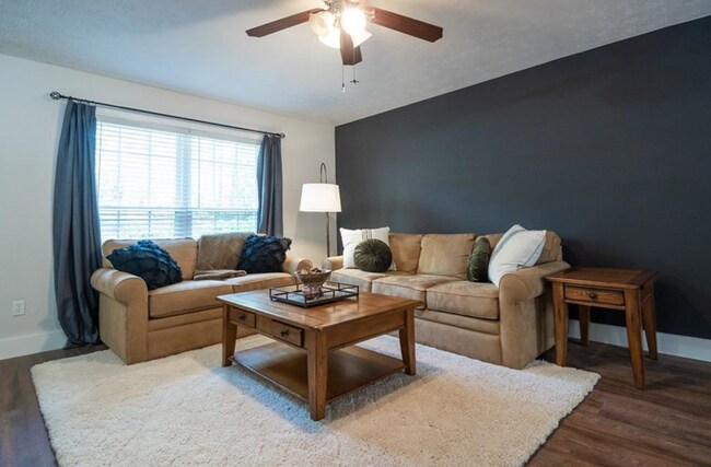 Building Photo - 1339 Sanders St