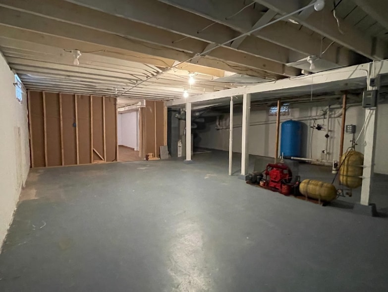 Building Photo - 1541 N Pleasant View