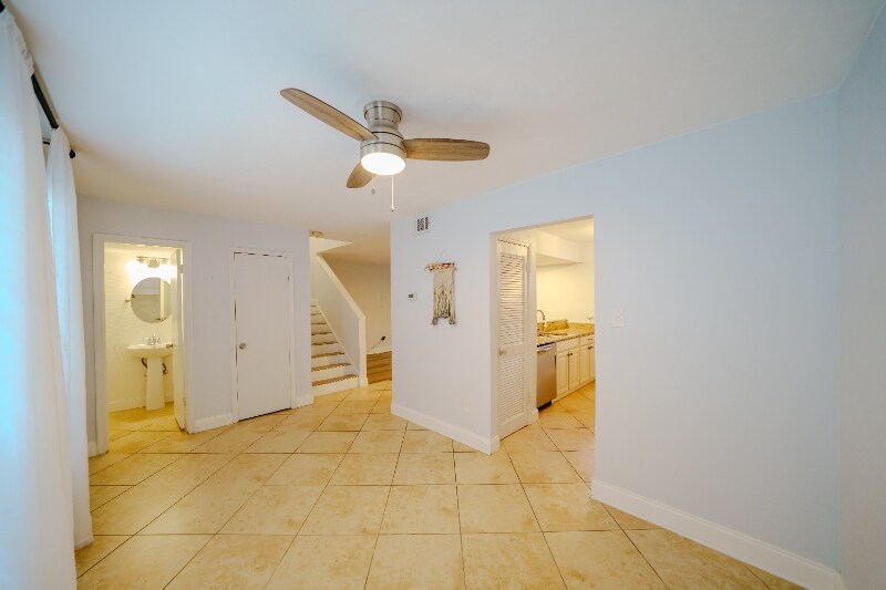 Building Photo - 4417 Rayfield Dr