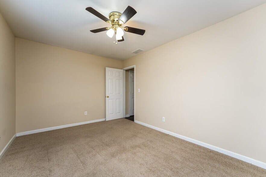 Building Photo - 919 Garden Meadows Ct