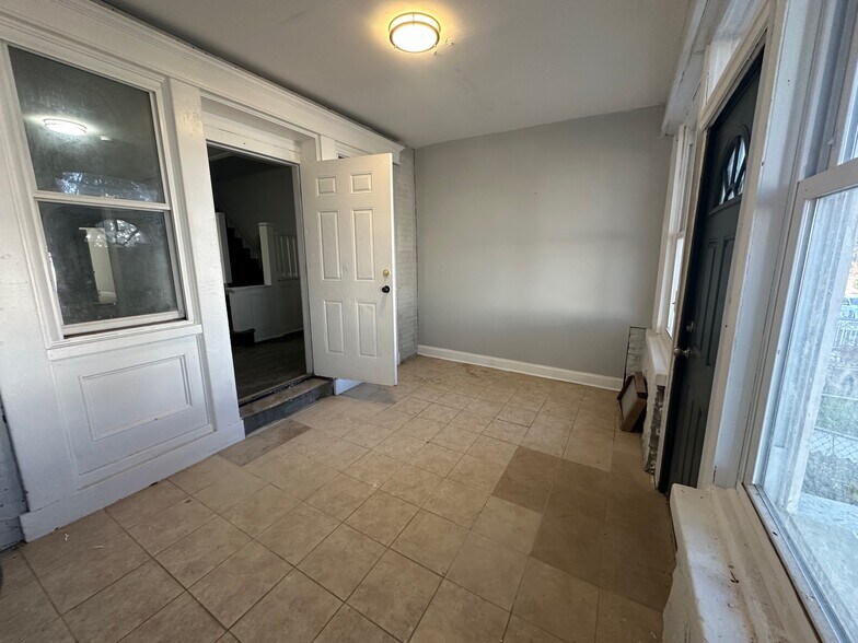 Building Photo - 5824 Florence Ave