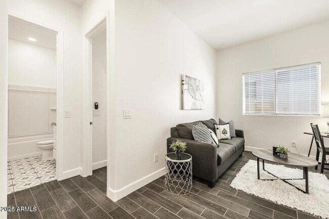 Building Photo - 352 W Glacier Bay Dr