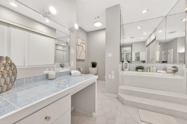 Building Photo - 3 River Hollow Ln