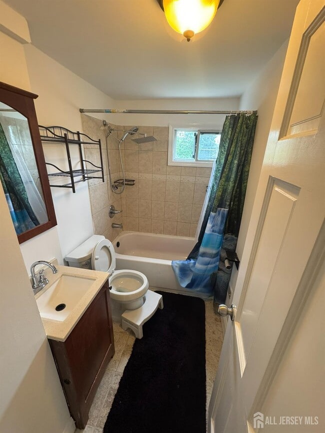 Building Photo - 51 Kenwood Terrace