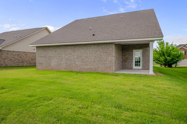 Building Photo - 207 Taunton St