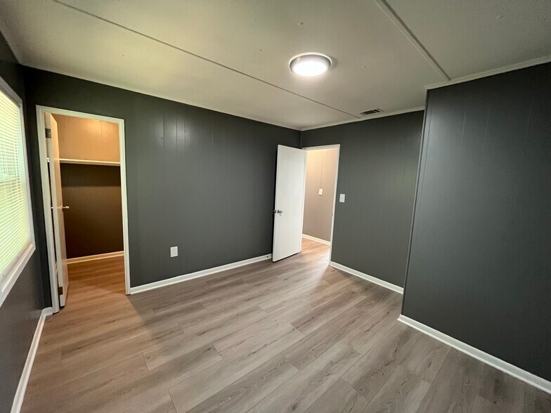 Building Photo - 3542 Windsor Cir