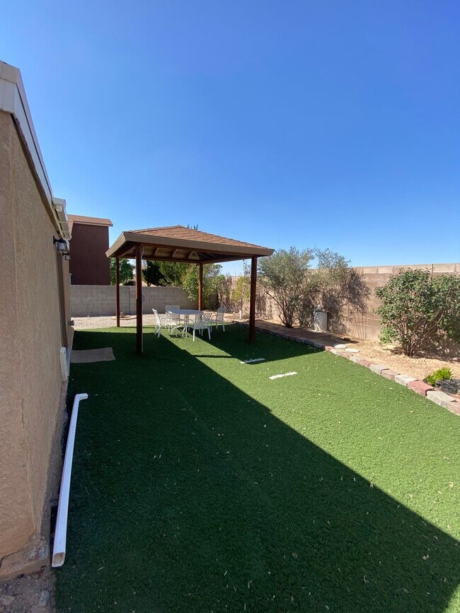 Building Photo - 1952 Mesa Grande Loop NE