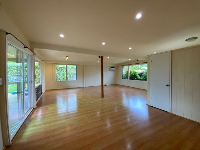 Building Photo - Single level, Single Family Home in Kailua