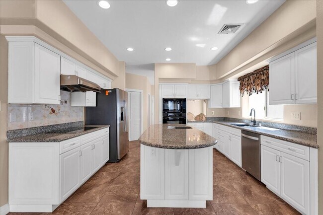 Building Photo - Beautiful Summerlin home in a gated community.