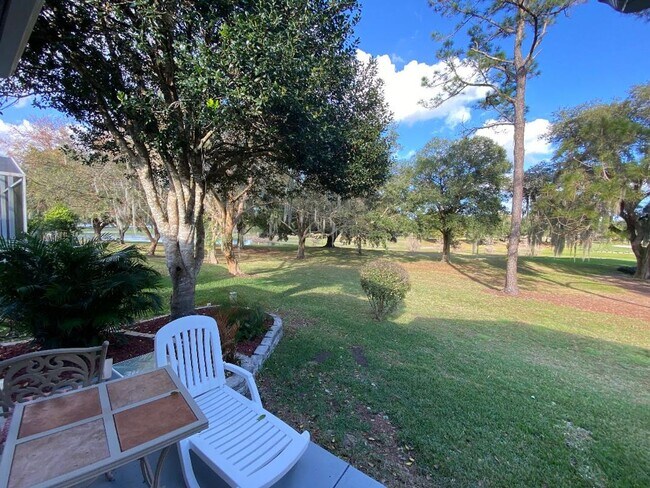 Building Photo - Spectacular ANNUAL LEASE, Fully Furnished ...
