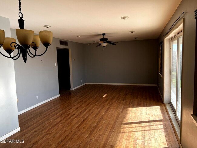 Building Photo - 112 De Leon Dr