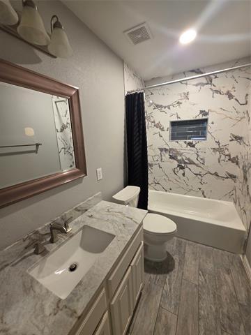 Building Photo - 2717 Cliffwood Dr