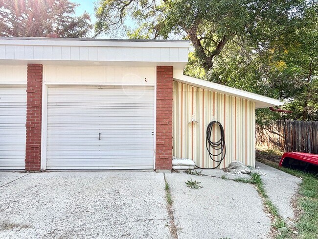 Building Photo - 19 E Garfield St