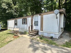 Building Photo - 343 Twin County Rd