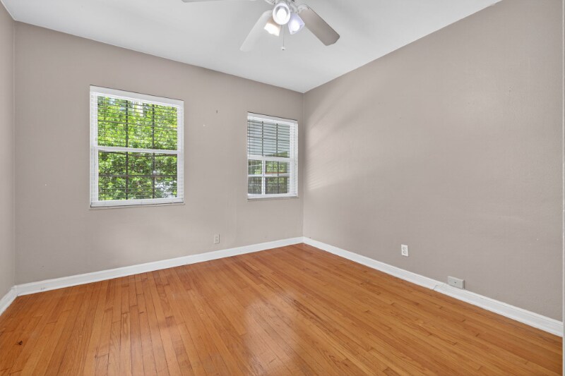 Building Photo - 737 19th Ave N