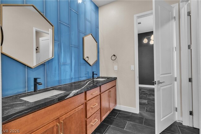 Building Photo - 11837 Grassy Pln Ave