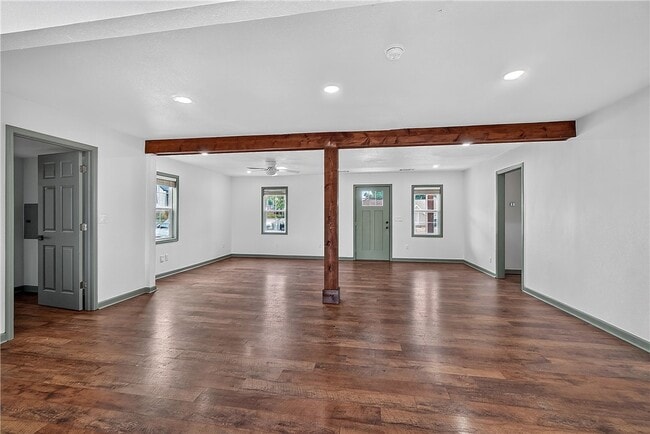 Building Photo - 519 N 8th St