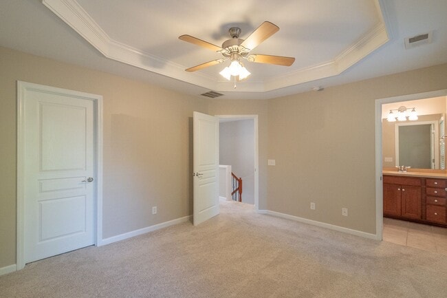 Building Photo - Gorgeous Townhome in the Heart of Fort Mil...