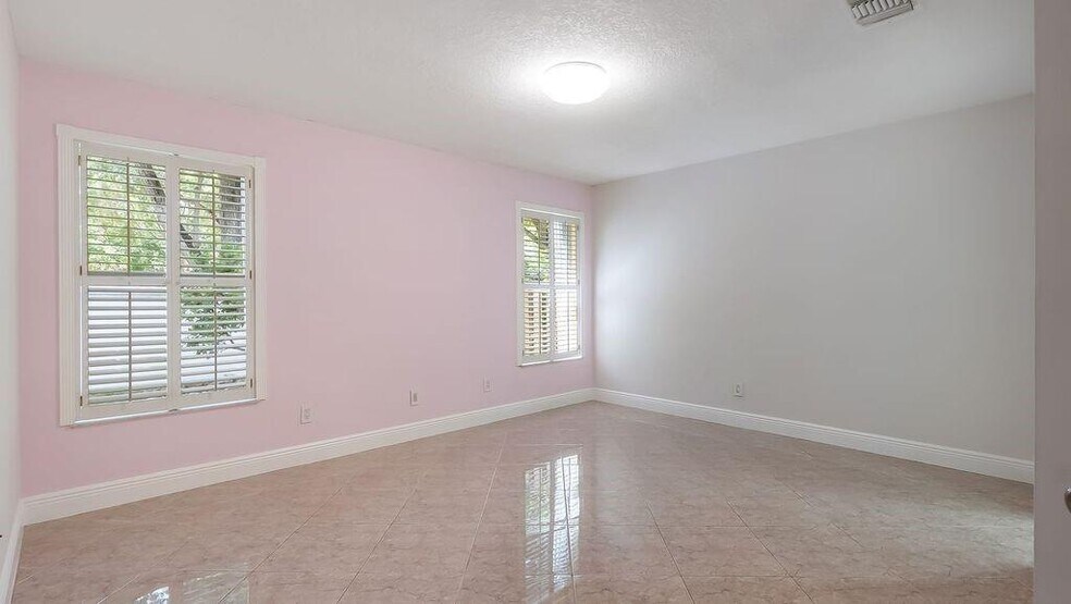Building Photo - 2957 Quail Run Ln