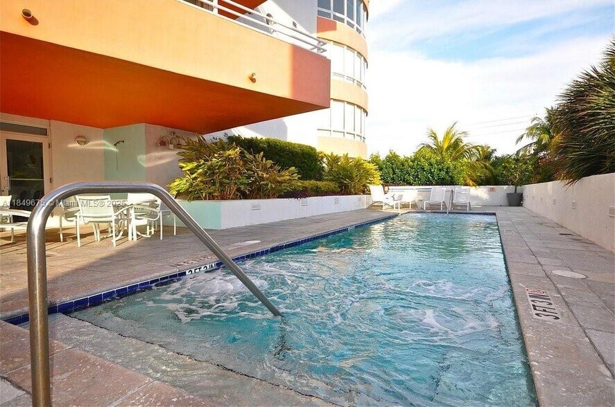 Building Photo - 226 Ocean Dr
