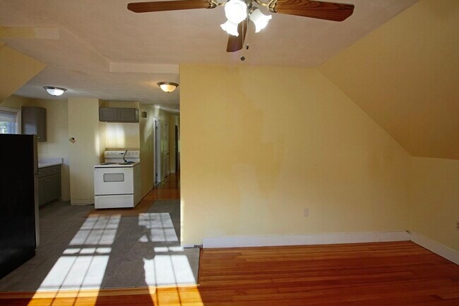 Building Photo - 420 Essex St