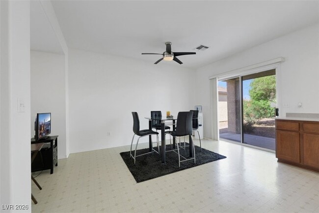 Building Photo - 1935 Valley Center Dr