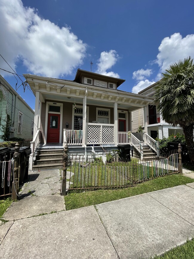 Building Photo - 2420 Jena St