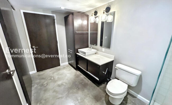 Building Photo - 2115 Yeaman Pl