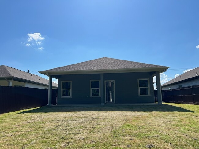 Building Photo - 821 Edgar St