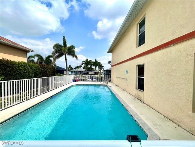 Building Photo - 909 SW 47th Terrace