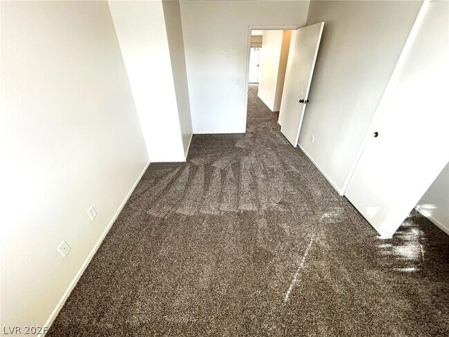 Building Photo - 4916 River Splash Ave