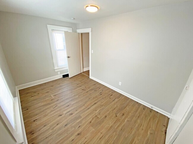 Building Photo - Burkhardt Home : **MOVE-IN SPECIAL: 100% O...