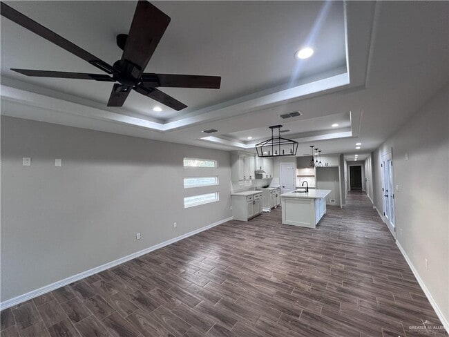 Building Photo - 19 La Paloma Ave