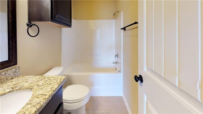 Building Photo - 104 Armored Ave