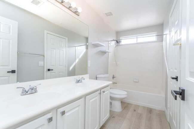 Building Photo - 7650 E Williams Dr